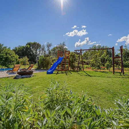 Casa vacanze 2 Bedroom Awesome In Pola