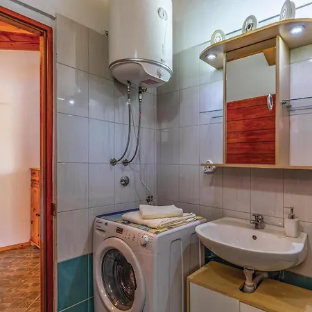 펜션 2 Bedroom Awesome In