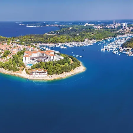 2 Bedroom Awesome In *