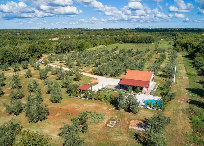 Дом отдыха 2 Bedroom Awesome In Пула