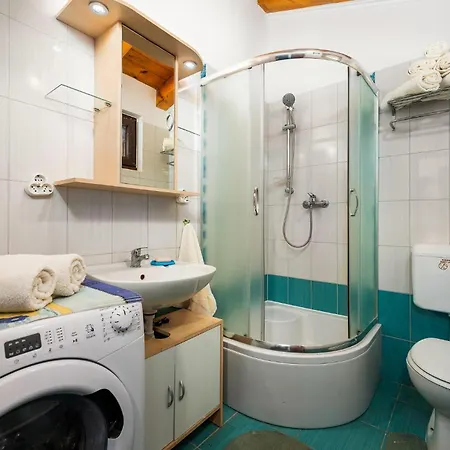 2 Bedroom Awesome In *