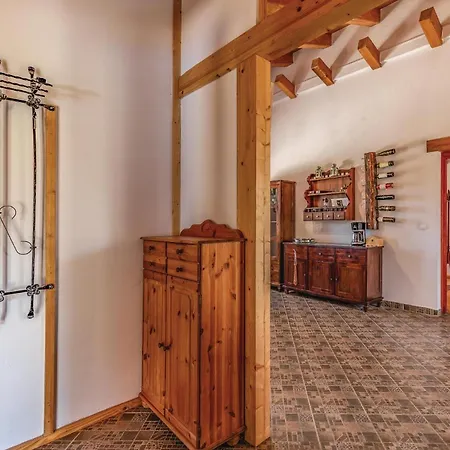 2 Bedroom Awesome In Holiday home *